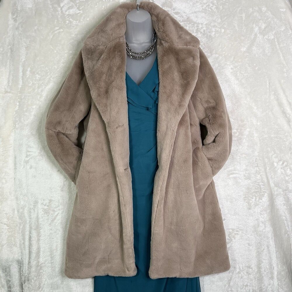 The Drop Kiara Women’s Sz S Faux Fur Coat Beige Super Soft Light Warm Comfy Chic
